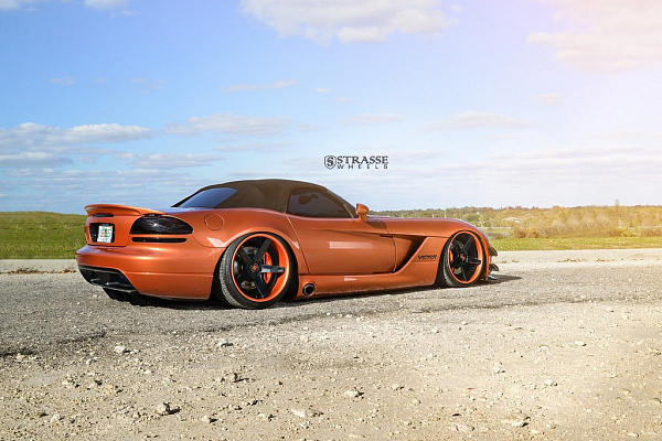 Фото дисков Strasse Wheels S5 Deep Concave Другой цвет на Dodge Viper
