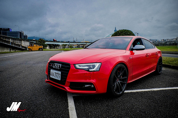 Фото дисков HRE P104 Черный сатин на Audi A/S/RS 5 (8T)