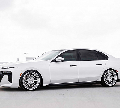 Фото дисков Strasse Wheels SV20 Deep Concave FS на BMW 7 (G70)