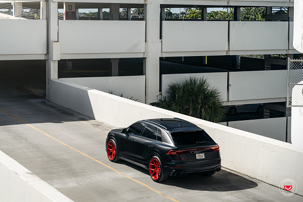 Фото дисков Vossen EVO-3 Красный глянец на Audi Q8
