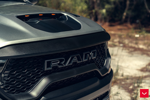 Фото дисков Vossen HF6-4 Сатиновое темное золото на Ram 1500 V