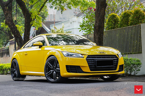 Фото дисков Vossen HF-1 Глянцевый темный лак на Audi TT (8S)