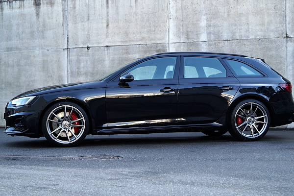 Фото дисков HRE FF04 Серебро на Audi A/S/RS 4 (B9)