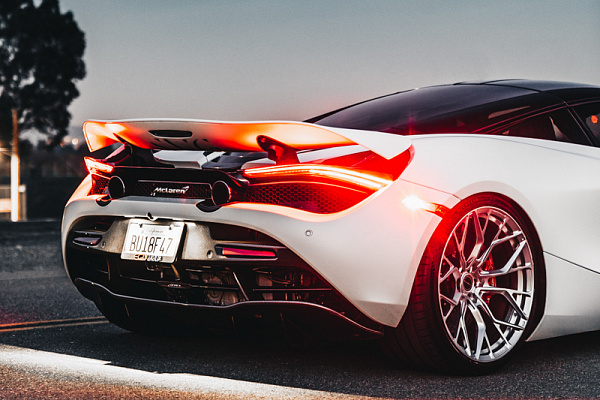 Фото дисков Brixton Forged PF10 Сатиновый лак на McLaren 720S