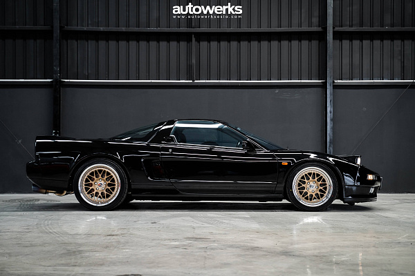 Фото дисков HRE 300 Сатиновое золото на Acura NSX I