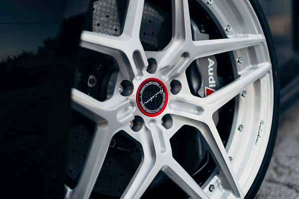 Фото дисков Brixton Forged WR7 Глянцевый лак на Audi R8 (4S)