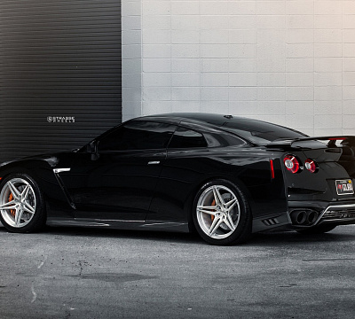 Фото дисков Strasse Wheels SV2 Deep Concave Monoblock на Nissan GT-R