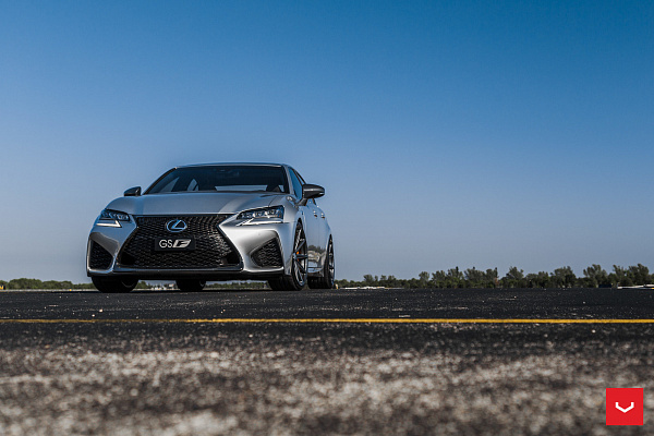 Фото дисков Vossen VFS-10 Глянцевый графит на Lexus GS IV