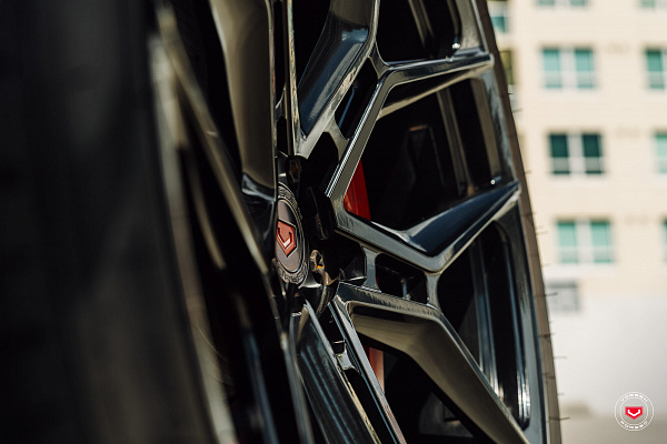 Фото дисков Vossen EVO-4 Черный глянец на BMW X5/X5 M (G05/G18/F95)