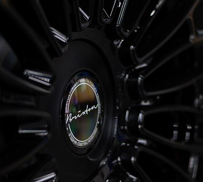 Фото дисков Brixton Forged LX01 на Cadillac Escalade V