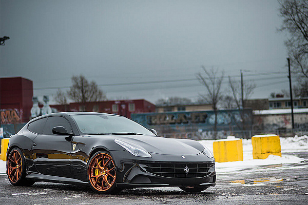 Фото дисков HRE S101 Сатиновая медь на Ferrari FF