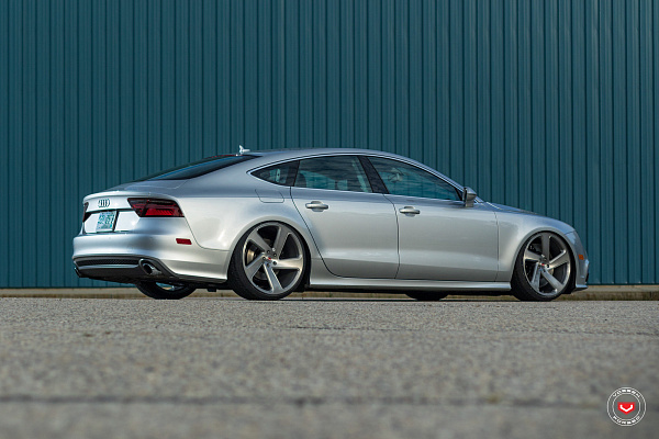 Фото дисков Vossen CG-210T Глянцевый лак на Audi A/RS 7 (4G)