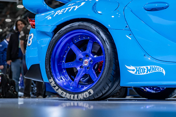 Фото дисков HRE C106 Синий глянец на Toyota Supra A90