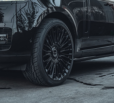 Фото дисков Brixton Forged LX01 на Land Rover Range Rover V
