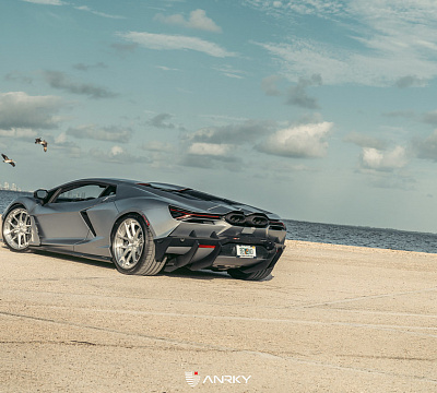 Фото дисков Anrky XR-301 на Lamborghini Revuelto