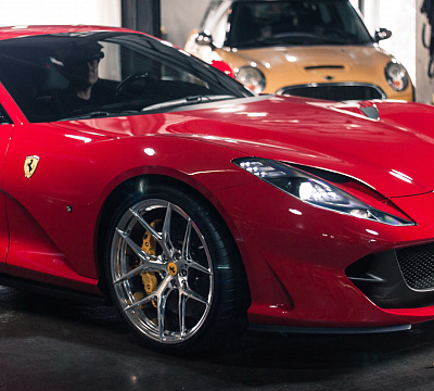 Фото дисков Vossen S21-01 на Ferrari 812