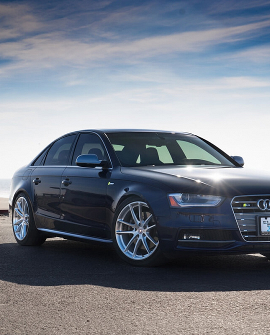 Фото дисков P104 Глянцевый тонированный лак на Audi A/S/RS 4 (B8)
