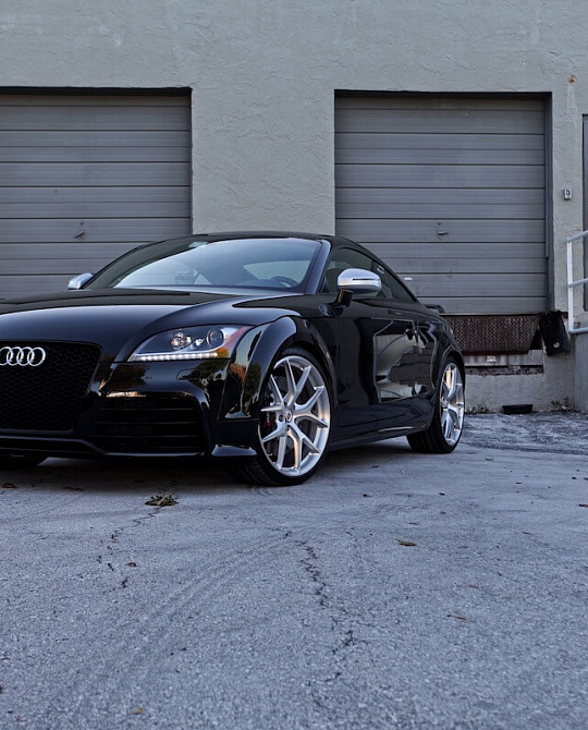 Фото дисков P101 Глянцевый лак на Audi TT (8J)