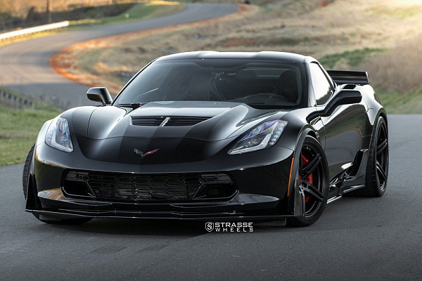 Фото дисков Strasse Wheels SP5R Deep Concave Monoblock Черный сатин на Chevrolet Corvette C7