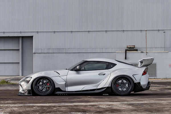 Фото дисков Strasse Wheels S6 Competition Черный сатин на Toyota Supra A90
