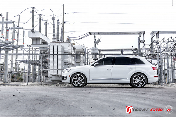 Фото дисков Vossen CG-205 Серебро на Audi Q7 (4M)
