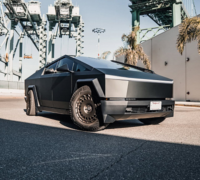 Фото дисков Brixton Forged TR09 AERO1 на Tesla Cybertruck