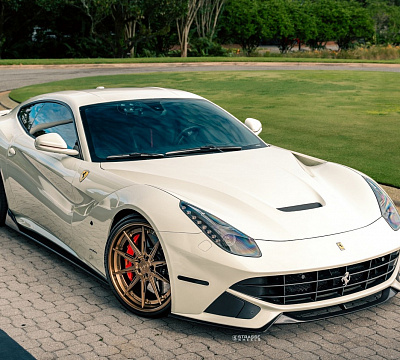 Фото дисков Strasse Wheels SV10-RS Deep Concave FS на Ferrari F12