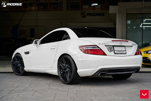 Фото дисков Vossen HF-7 Черный глянец на Mercedes-Benz SLK (R172)