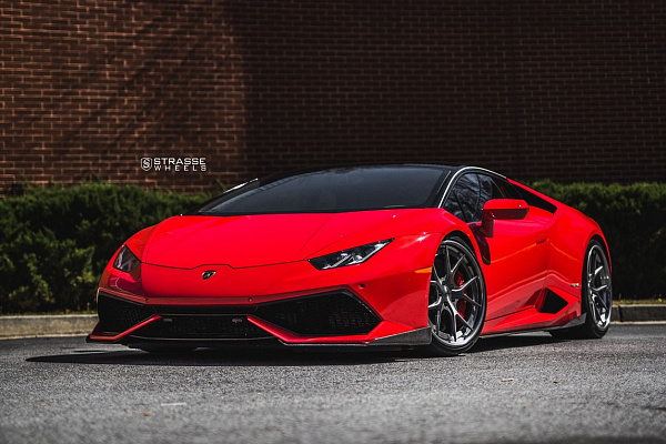 Фото дисков Strasse Wheels SM5R Deep Concave FS Сатиновый темный лак на Lamborghini Huracan