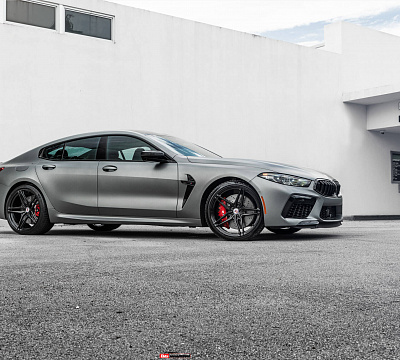 Фото дисков HRE P107SC на BMW 8/M8