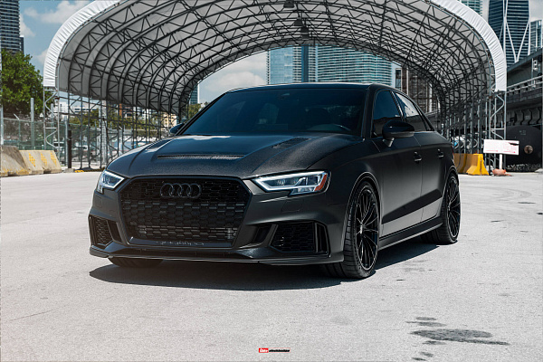 Фото дисков HRE P103 Черный глянец на Audi A/S/RS 3 (8V)