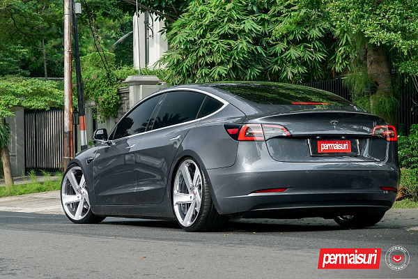 Фото дисков Vossen CG-210T Глянцевый лак на Tesla Model 3