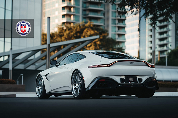 Фото дисков HRE 303 Глянцевый лак на Aston Martin Vantage 4