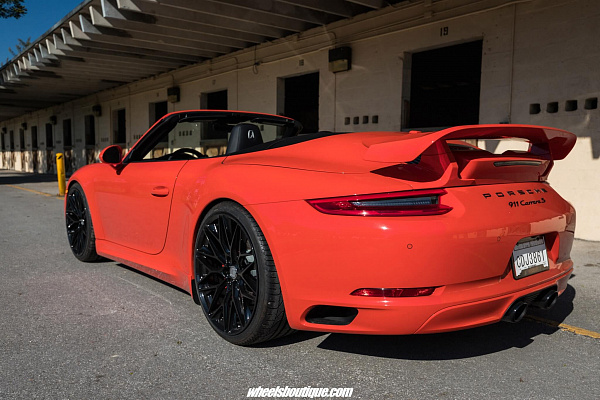 Фото дисков HRE P200 Черный глянец на Porsche 911 VII