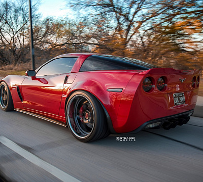 Фото дисков Strasse Wheels S5 Signature на Chevrolet Corvette C6