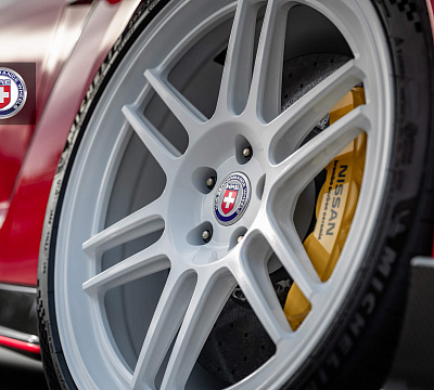 Фото дисков HRE 312 GTS на Nissan GT-R
