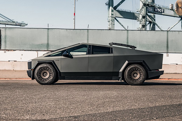 Фото дисков Brixton Forged TR09 AERO1 Другой цвет на Tesla Cybertruck