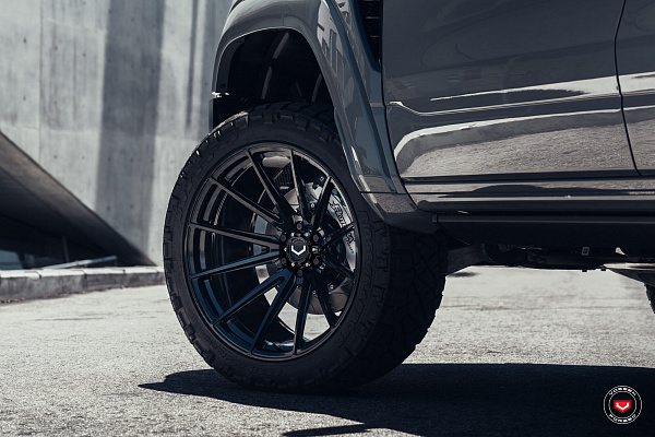 Фото дисков Vossen VFX-01 Черный глянец на Ram 1500 V