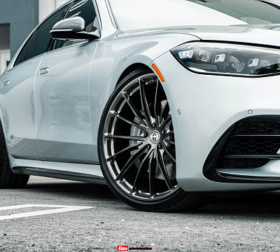 Фото дисков HRE P103 на Mercedes-Benz S-Class (W223)