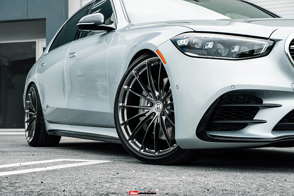 Фото дисков HRE P103 Глянцевый темный лак на Mercedes-Benz S-Class (W223)