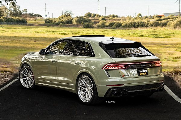 Фото дисков Strasse Wheels SV10M Deep Concave FS Глянцевый лак на Audi Q8