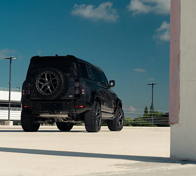 Фото дисков Vossen UV-X на Land Rover Defender II