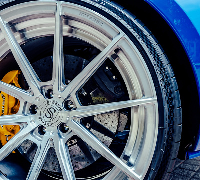 Фото дисков Strasse Wheels SV10 Deep Concave Duoblock на McLaren 720S