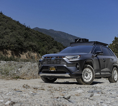 Фото дисков Black Rhino FUJI на Toyota RAV4 V