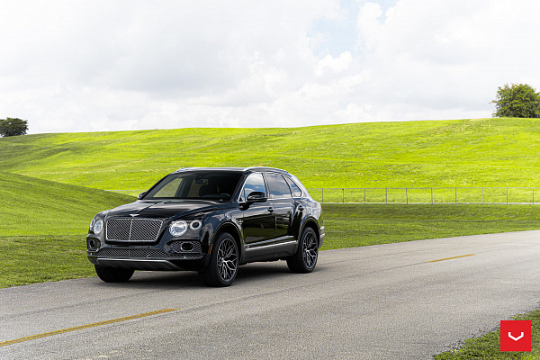 Фото дисков Vossen HF-2 Алмазная проточка на Bentley Bentayga