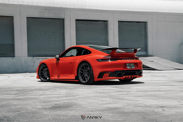 Фото дисков Anrky AN11 Глянцевый темный лак на Porsche 911 VIII