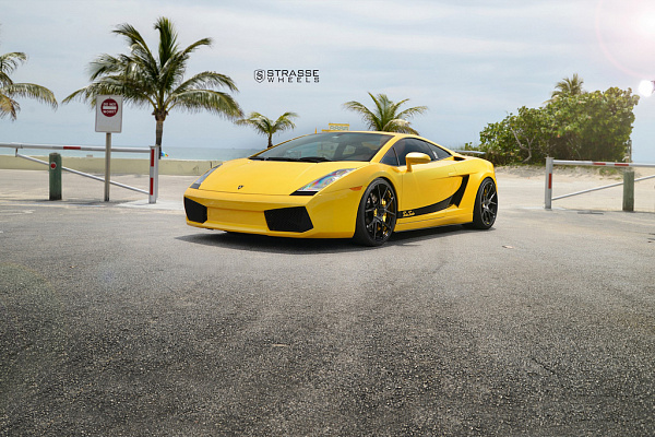 Фото дисков Strasse Wheels SM5R Deep Concave Monoblock Другой цвет на Lamborghini Gallardo