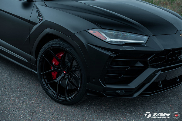 Фото дисков Vossen S21-01 Черный глянец на Lamborghini Urus