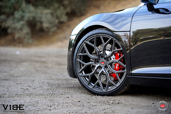 Фото дисков Vossen S17-01 Глянцевый графит на Audi R8 (Typ 42)