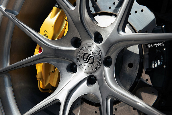 Фото дисков Strasse Wheels SM5R Deep Concave Monoblock Сатиновый темный лак на Audi R8 (4S)